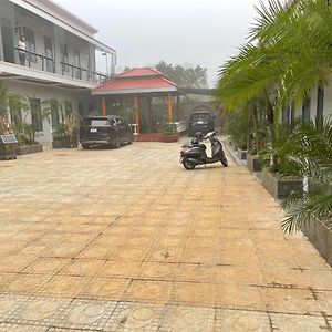 Nam Anh Hotel Баолок Exterior photo